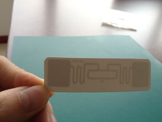 Οι Uhf ετικέττες αυτοκόλλητων ετικεττών RFID ονομάζουν αλλοδαπό H3 AZ-9662 την κενή αυτοκόλλητη ετικέττα τσιπ Rfid εγγράφου